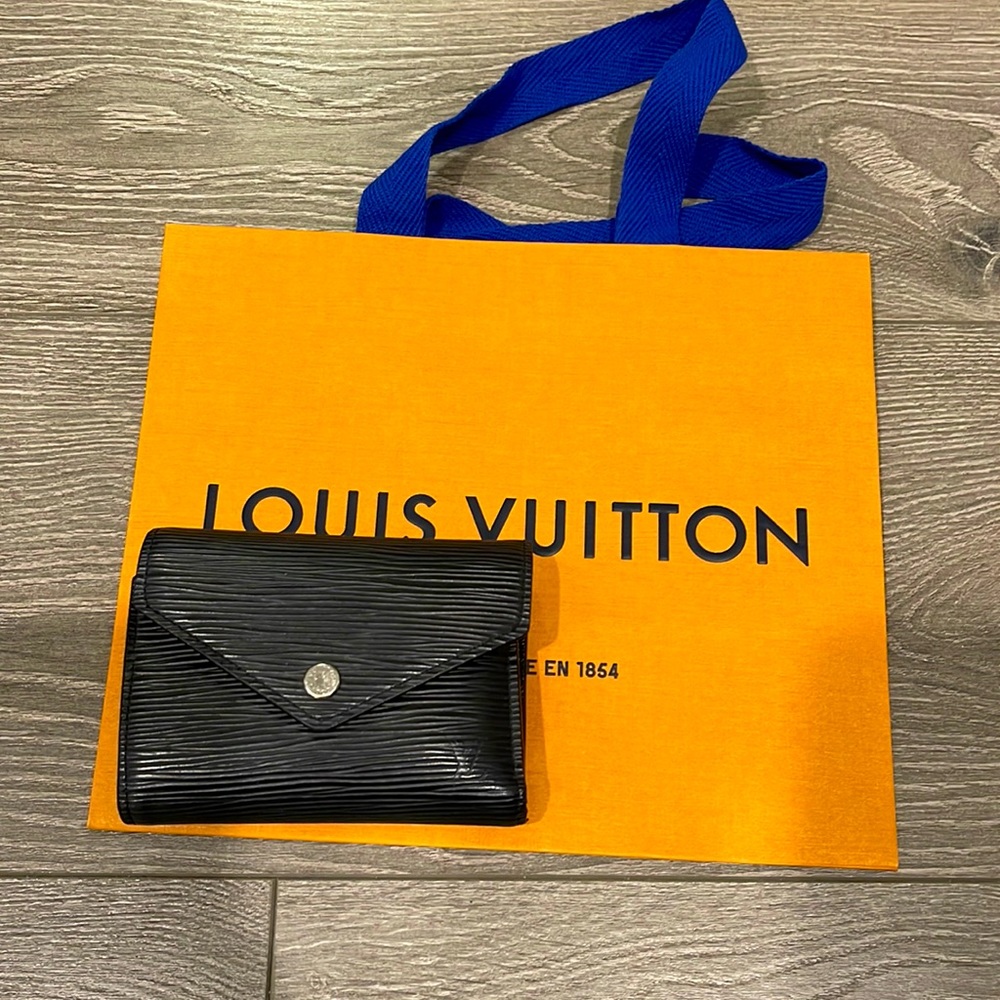 Louis Vuitton victorine epi wallet